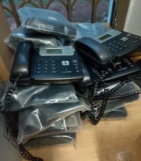 19 X Yealink Voip Phones