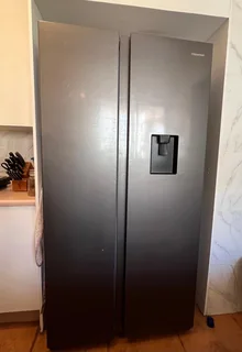 Hisense 514L Side By Side Fridge Freezer Inox H670SITWD