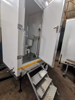 VIP Mobile Toilet Trailer – Ready for Events, make money.