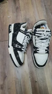 Sneakers pre owned original size 8