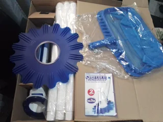 Swimming pool cleaning equipment in Brakpan