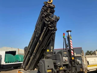 2008 Mercedes Benz Actors 4140 8x4 7 Meter Dropside Fitted with Hiab XS 422 E-8 Hi Pro For Sale