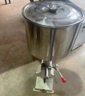 sanitizer filling unit