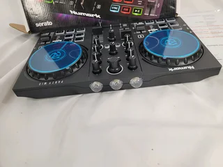 Numark Party Mix II DJ Controller.