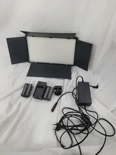 Pro LED 800 professional photo and video LED light kit.