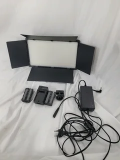 Pro LED 800 professional photo and video LED light kit.