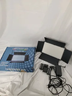 Pro LED 800 professional photo and video LED light kit.