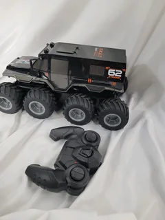 &#34;Conqueror&#34; 8-wheel amphibious remote control (RC) armored vehicle toy.