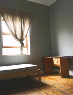 Furnished room for rent  for a  FEMALE YOUNG PROFESSIONAL ONLY.  AVAILABLE IMMEDIATELY