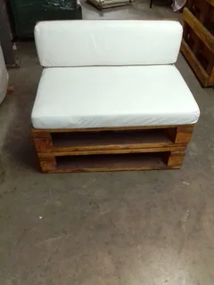 Pallet Bench with cushions