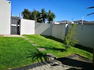 WE SUPPLY KIKUYU GRASS BUFFALO GRASS AND LM BEREA GRESS AND CYNODON GRASS