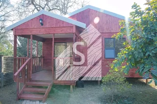 Wendy&#39;s houses Logo home 