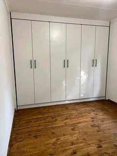 Te Koop 9mx10m 2 bedroom R160,000