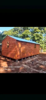 3mx6m Wendy's houses 2 windows 1 door