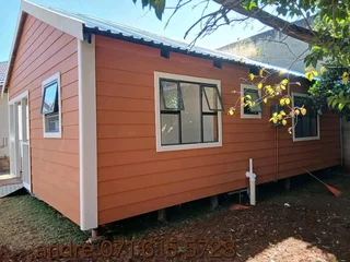 We do Wendy&#39;s houses Logo cabin and Nutec houses