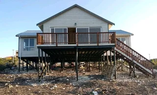 Wendy&#39;s houses Logo home and Nutec houses