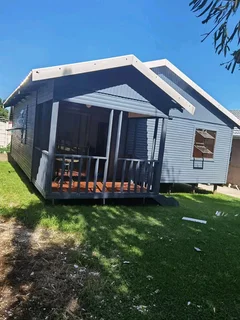 Wendy&#39;s houses Logo home and Nutec houses