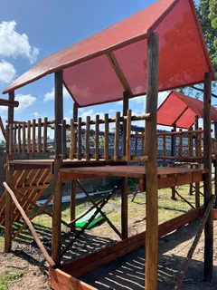 Jungle gym and Logo home Wendy&#39;s