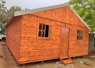 Wendy's houses for sell all sizes we deliver