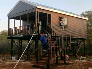 We do Wendy&#39;s houses Logo cabin