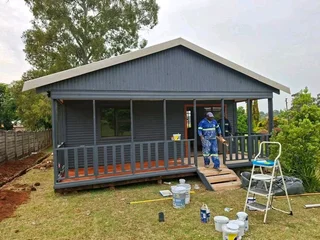 We manufacture Wendy's houses Logo home