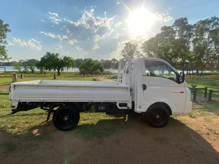  Reliable Truck Available for Deliveries – Local & Long Distance