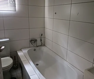 Bedroom available in 3bed house