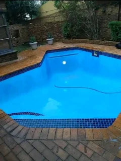 Swimming pool repairs and cleaning services