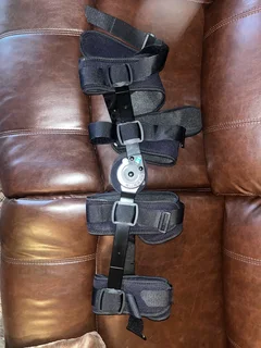 Knee brace