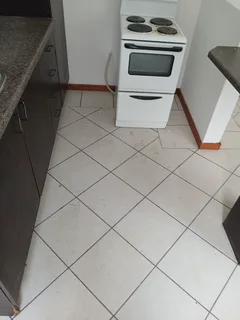 1 Bedroom Bachelor for rent in Queenswood