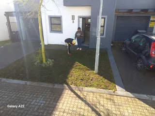 ROLL ON LAWN,BUFFALO,KIKUYU,LM BEREA,GULF GREEN,CYNODONE,SUPPLY AND INSTALLATION.