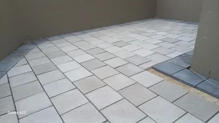 PAVING,BLOCK,BOND,INTRLOCK,WHEATSTONE,WE TRANSFORM YOUR DRIVEWAY .