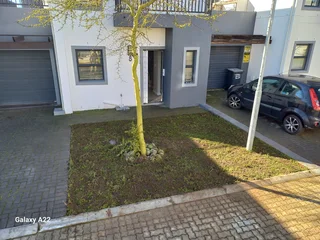 Roll On Lawn Grass,buffalo,kikuyu,lm Berea,gulf Green,cynodone,supply And Installation