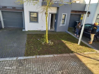 ROLL ON LAWN GRASS,BUFFALO,KIKUYU,LM BEREA,GULF GREEN,CYNODONE,SUPPLY AND INSTALLATION