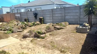 WEED FREE LAWN GRASS,BUFFALO KIKUYU LM BEREA GULF GREEN, CYNODONE ORGANIC COMPOST, SUPPLY AND FIX