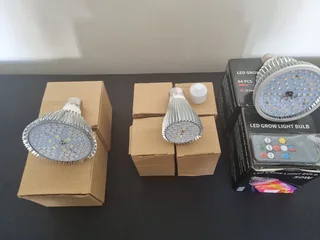 New and demo LED Grow light bundle for sale
