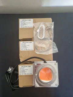 New and demo LED Grow light bundle for sale