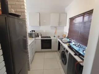 Flat share available walking distance from Sandridge Square