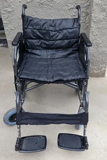 Heavy duty wheelchair