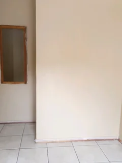 3 bedroom flat to rent in Glenwood