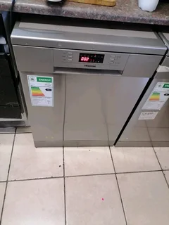 Silver hisense 14  place dishwasher