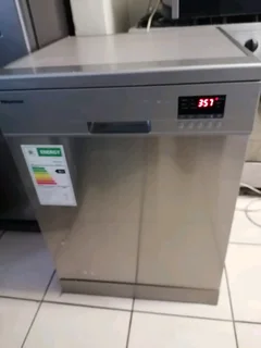 Silver  hisense 14 place dishwasher