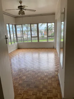 1.5 Bedroom flat in Victoria embankment R6500