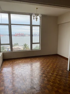 1.5 Bedroom flat in Victoria embankment R6500