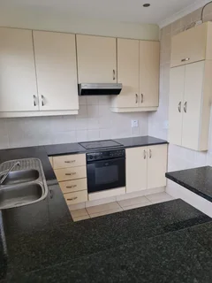 1.5 Bedroom flat in Musgrave R7500