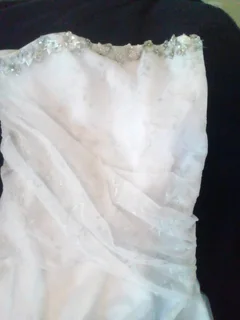 Wedding dress, brand new,never used,size32.