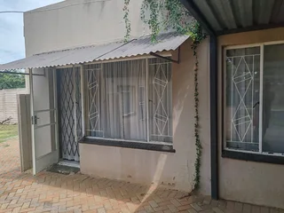 1 Bedroom Cottage to Let – Beaconfields / Croton Rd, Primrose GermistonLooking for a neat and sec