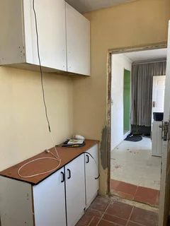  Spacious Bachelor Ensuite to Let – Malvern East, Germiston Close to St Patrick Church✨ Property