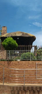 Thatch grass supply and installation