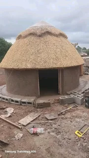 Thatch grass supply and installation